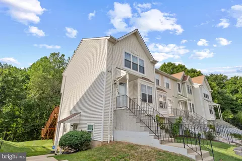 148 Firethorn Ct #13-6, Marlboro, MD 20774