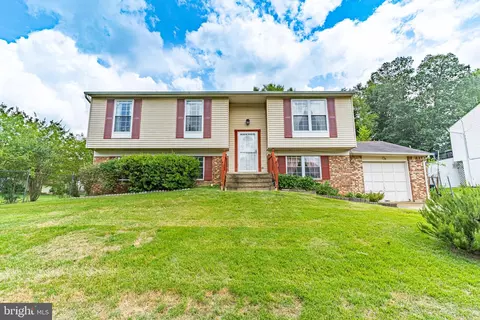 210 Eagle Head Dr, Fort Washington, MD 20744