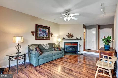 Living - 13707 Concord Ave, Laurel, MD 20707 photo 2 of 3