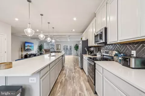 7648 Buzz Aldrin Ln, Lanham, MD 20706 photo 14