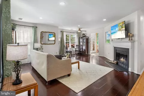Living - 9415 Nicklaus Ln #63, Laurel, MD 20708 photo 2 of 3