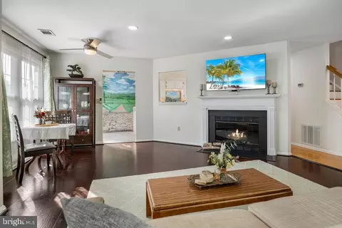 Living - 9415 Nicklaus Ln #63, Laurel, MD 20708 photo 1 of 3