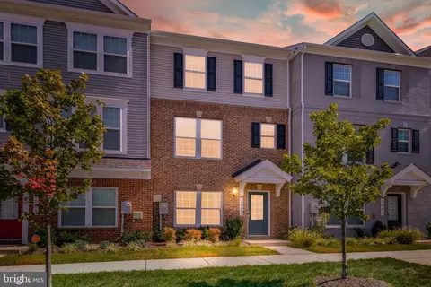 3003 Duvall Rdg, Hyattsville, MD 20785