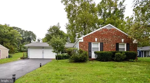 16118 Pointer Ridge Dr, Bowie, MD 20716