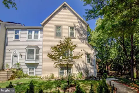 3328 Major Denton Dr, Beltsville, MD 20705