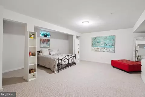 Bedroom - 9835 Farm Pond Rd, Laurel, MD 20708 photo 4 of 4