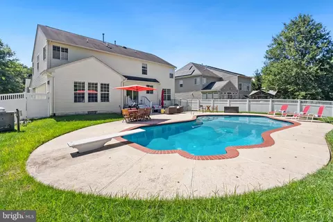 Exterior - 9835 Farm Pond Rd, Laurel, MD 20708 photo 3 of 5