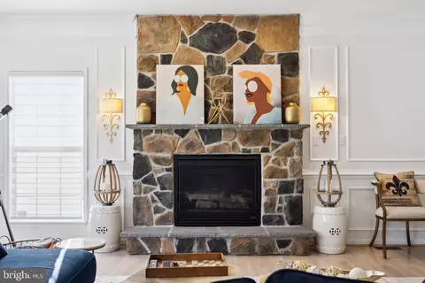 Entry Way - 9835 Farm Pond Rd, Laurel, MD 20708 photo 2 of 11