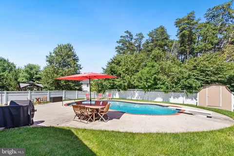 Exterior - 9835 Farm Pond Rd, Laurel, MD 20708 photo 4 of 5
