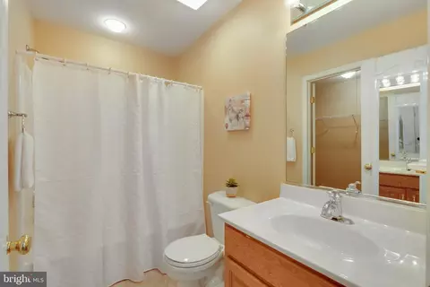 Bath - 15609 Baden Naylor Rd, Brandywine, MD 20613 photo 2 of 2