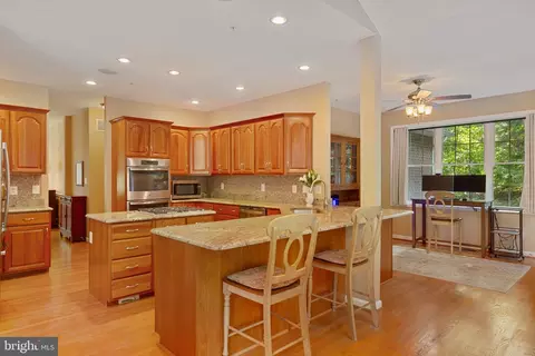 Kitchen - 15609 Baden Naylor Rd, Brandywine, MD 20613 photo 2 of 3