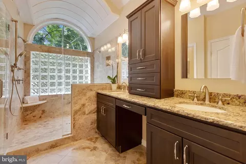 Bath - 15609 Baden Naylor Rd, Brandywine, MD 20613 photo 1 of 2