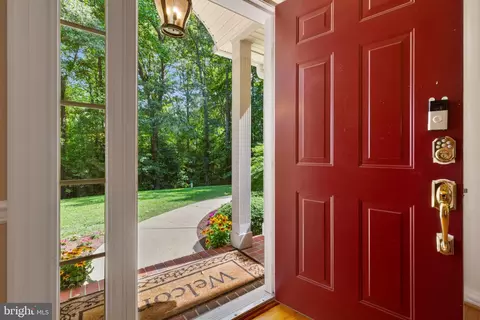 Entry Way - 15609 Baden Naylor Rd, Brandywine, MD 20613 photo 2 of 6
