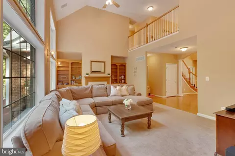 Living - 15609 Baden Naylor Rd, Brandywine, MD 20613 photo 3 of 5