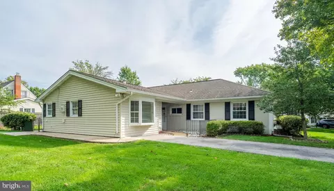 12300 Salem Ln, Bowie, MD 20715