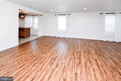 Living - 12511 Silverbirch Ln, Laurel, MD 20708 photo 3 of 4