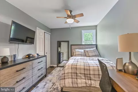 Bedroom - 14235 Greenview Dr, Laurel, MD 20708 photo 4 of 4