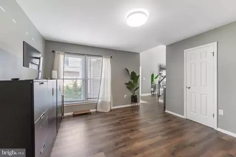 Entry Way - 14235 Greenview Dr, Laurel, MD 20708 photo 9 of 12