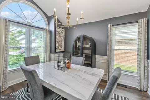 Dining - 14235 Greenview Dr, Laurel, MD 20708 photo 2 of 3