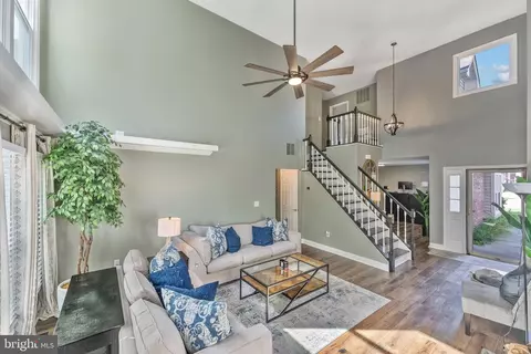 Entry Way - 14235 Greenview Dr, Laurel, MD 20708 photo 5 of 12