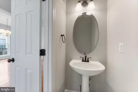 7806 Drum Point Ln, Clinton, MD 20735 photo 6