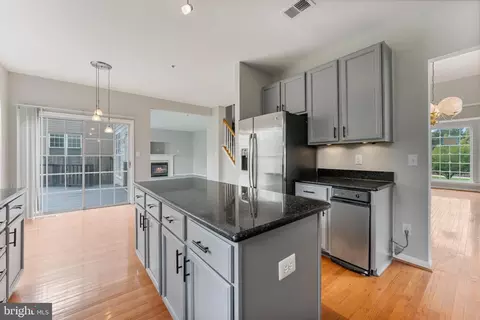 7806 Drum Point Ln, Clinton, MD 20735 photo 10