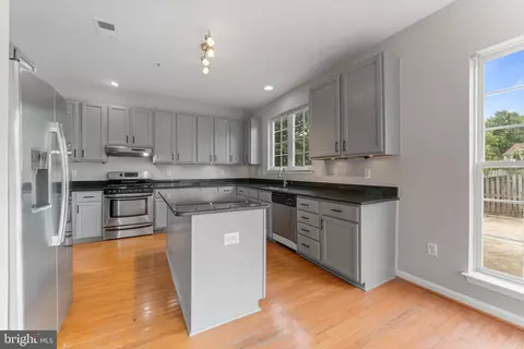 7806 Drum Point Ln, Clinton, MD 20735 photo 13