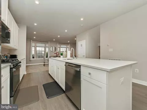 14811 Willow Run Ln, Laurel, MD 20707 photo 4