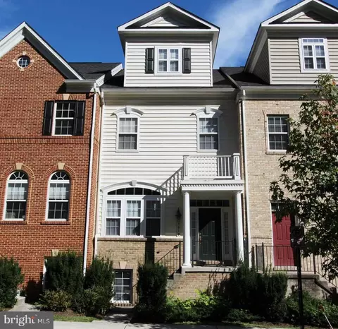 7919 Homefield Dr, Landover, MD 20785