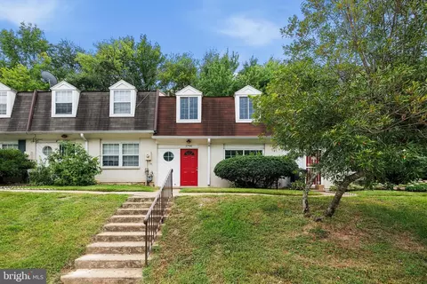 1736 Dutch Village Dr #N-371, Landover, MD 20785