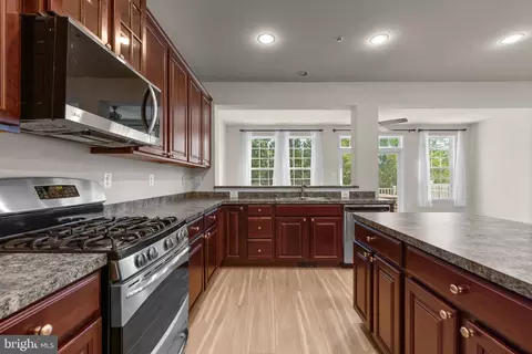 14919 First Baptist Ln, Laurel, MD 20707 photo 4