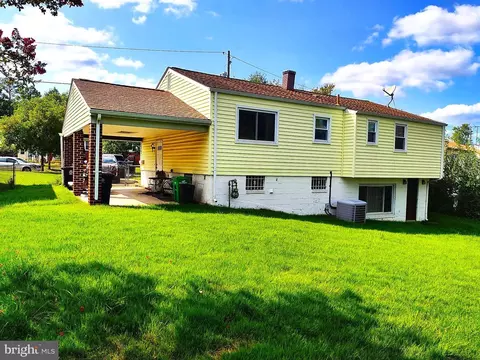 7531 Newberry Ln, Lanham, MD 20706 photo 2