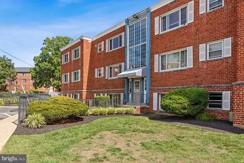3839 Hamilton St #K-301, Hyattsville, MD 20781