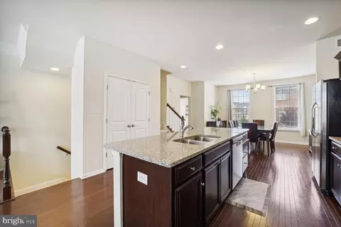 Entry Way - 9524 Smithview Pl, Lanham, MD 20706 photo 4 of 10