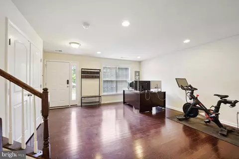 Entry Way - 9524 Smithview Pl, Lanham, MD 20706 photo 9 of 10