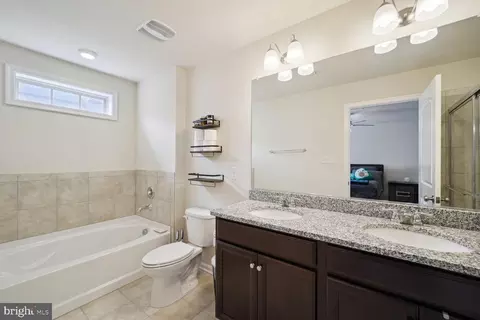 Entry Way - 9524 Smithview Pl, Lanham, MD 20706 photo 6 of 10