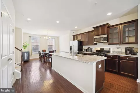 Entry Way - 9524 Smithview Pl, Lanham, MD 20706 photo 5 of 10