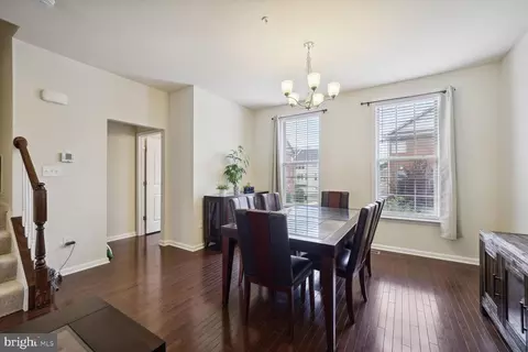 Entry Way - 9524 Smithview Pl, Lanham, MD 20706 photo 2 of 10