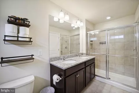 Entry Way - 9524 Smithview Pl, Lanham, MD 20706 photo 7 of 10