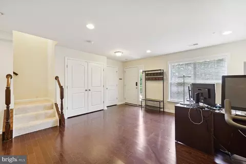 Entry Way - 9524 Smithview Pl, Lanham, MD 20706 photo 10 of 10