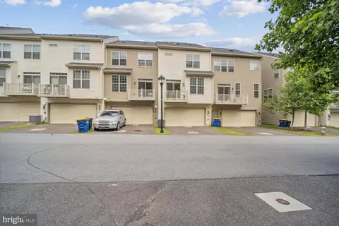 Exterior - 9524 Smithview Pl, Lanham, MD 20706 photo 4 of 5
