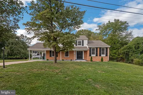 5219 Lorraine Dr, Temple Hills, MD 20748