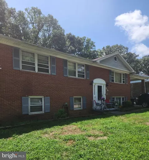 5809 Garden Dr, Clinton, MD 20735
