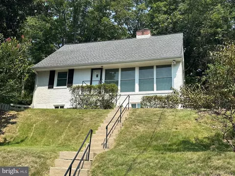 10427 Oakhill Ct, Hyattsville, MD 20783