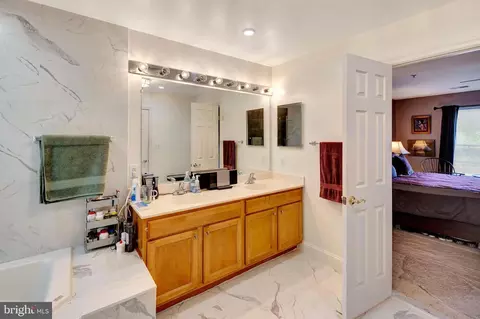 Bath - 9207 Sumner Grove Dr, Laurel, MD 20708 photo 2 of 4