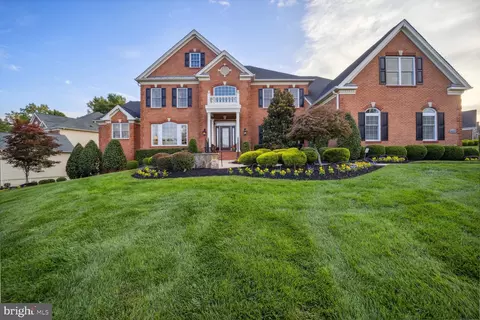 14901 Hopedale Ct, Marlboro, MD 20774