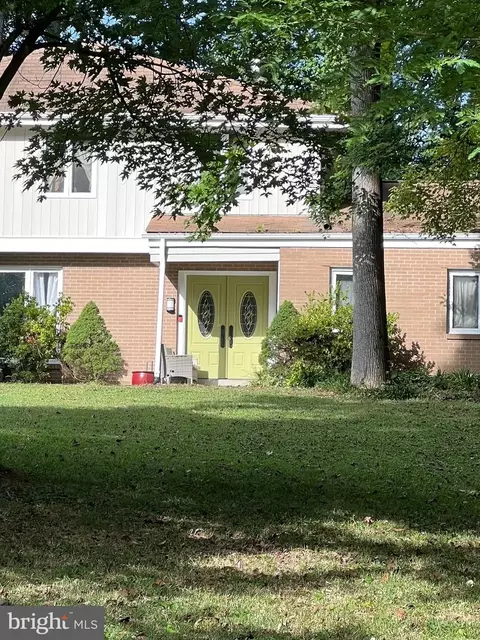 14609 Cambridge Dr, Marlboro, MD 20772