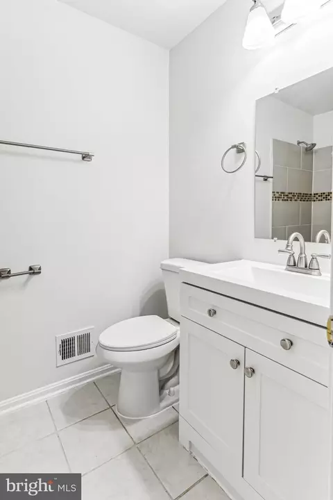 Bath - 7119 Kurth Ln, Lanham, MD 20706 photo 4 of 7