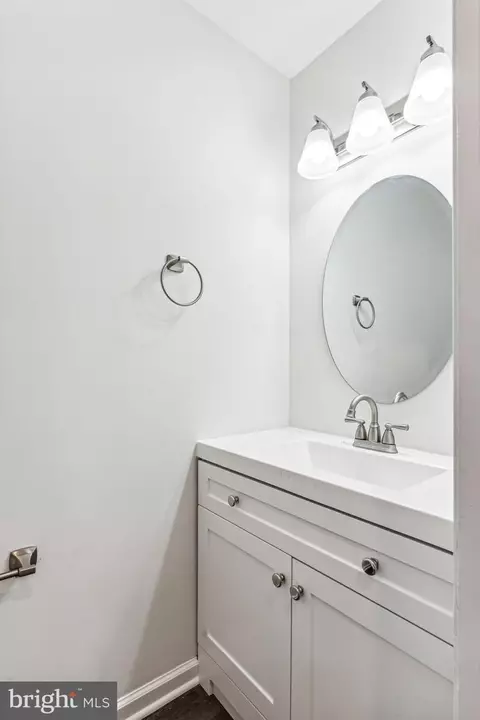 Bath - 7119 Kurth Ln, Lanham, MD 20706 photo 2 of 7