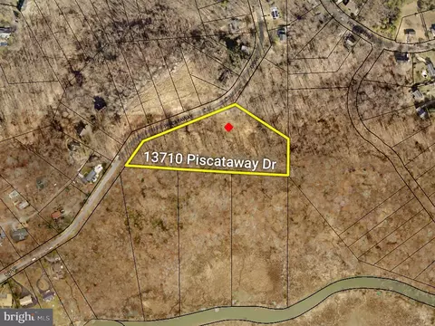13710 Piscataway Dr, Fort Washington, MD 20744